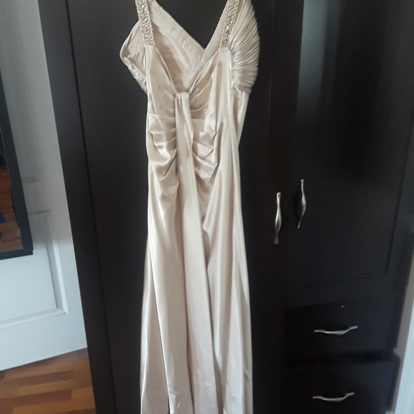 Morgan & Co. Dress - Picture 3 of 4